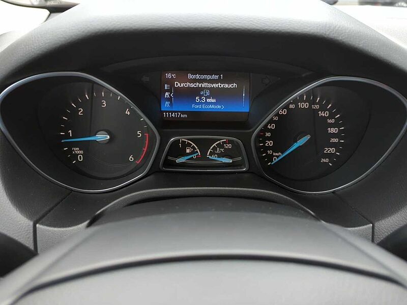 Ford Focus Lim. 1.5 TDCi Titanium Navi Design-Paket Winter-Paket