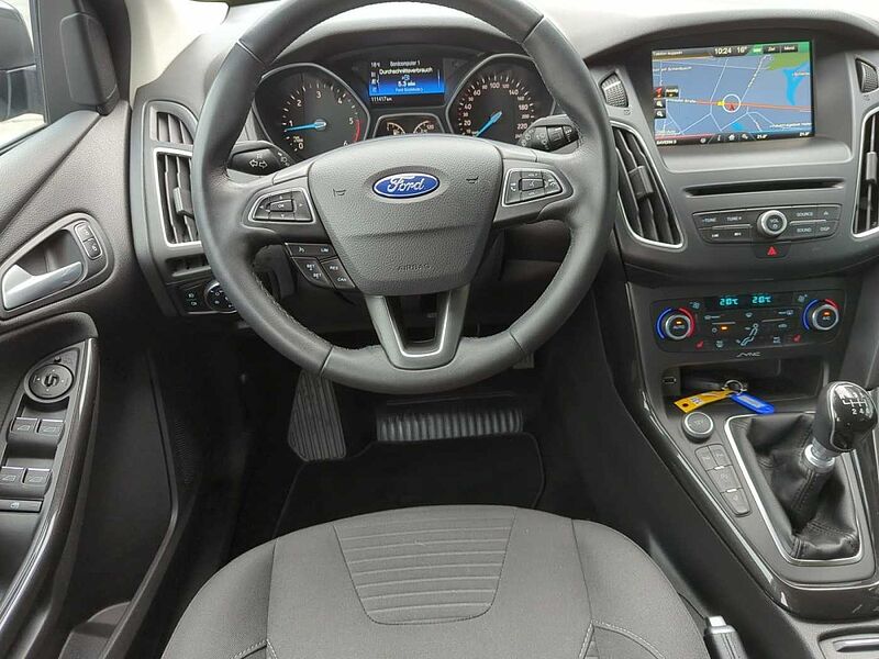 Ford Focus Lim. 1.5 TDCi Titanium Navi Design-Paket Winter-Paket