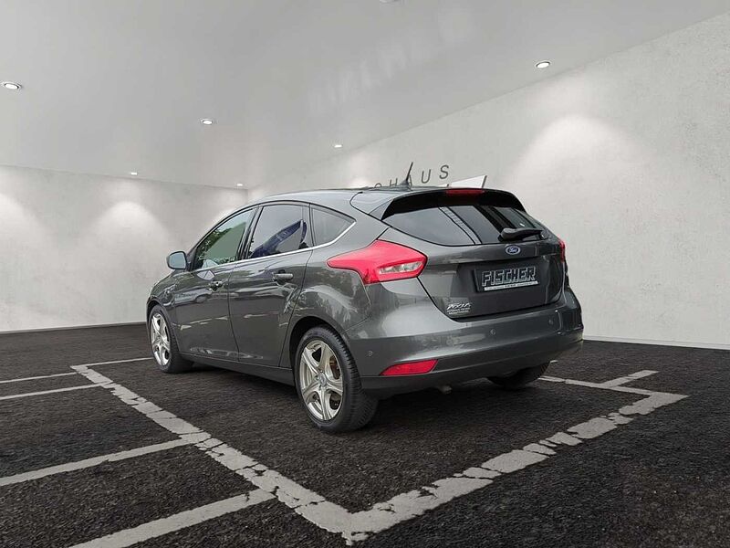 Ford Focus Lim. 1.5 TDCi Titanium Navi Design-Paket Winter-Paket