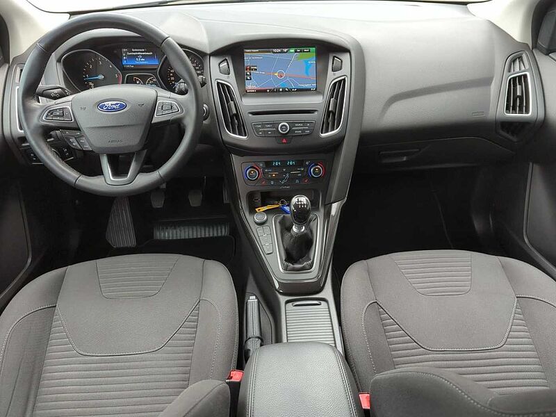 Ford Focus Lim. 1.5 TDCi Titanium Navi Design-Paket Winter-Paket