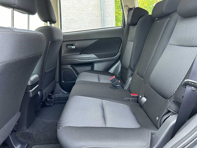 Mitsubishi Outlander 2.0 Edition 100 Kamera Sitzheizung Automatik Isofix