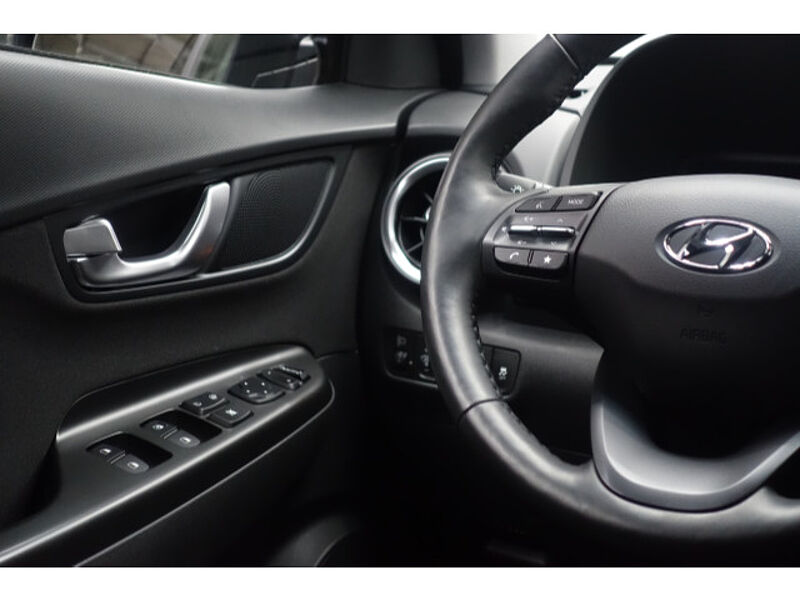 Hyundai Kona 1.6 Hybrid Trend AHK Navi Kamera Touchscreen Tempomat